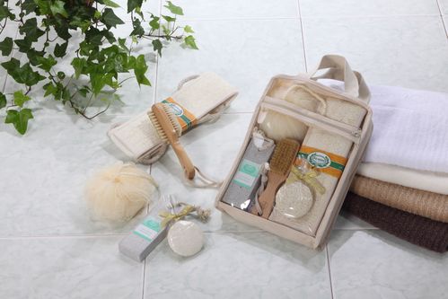 &nbsp;&nbsp;本公司專業生產各類沐浴用品,沐浴套裝,產品以舒適,視妹